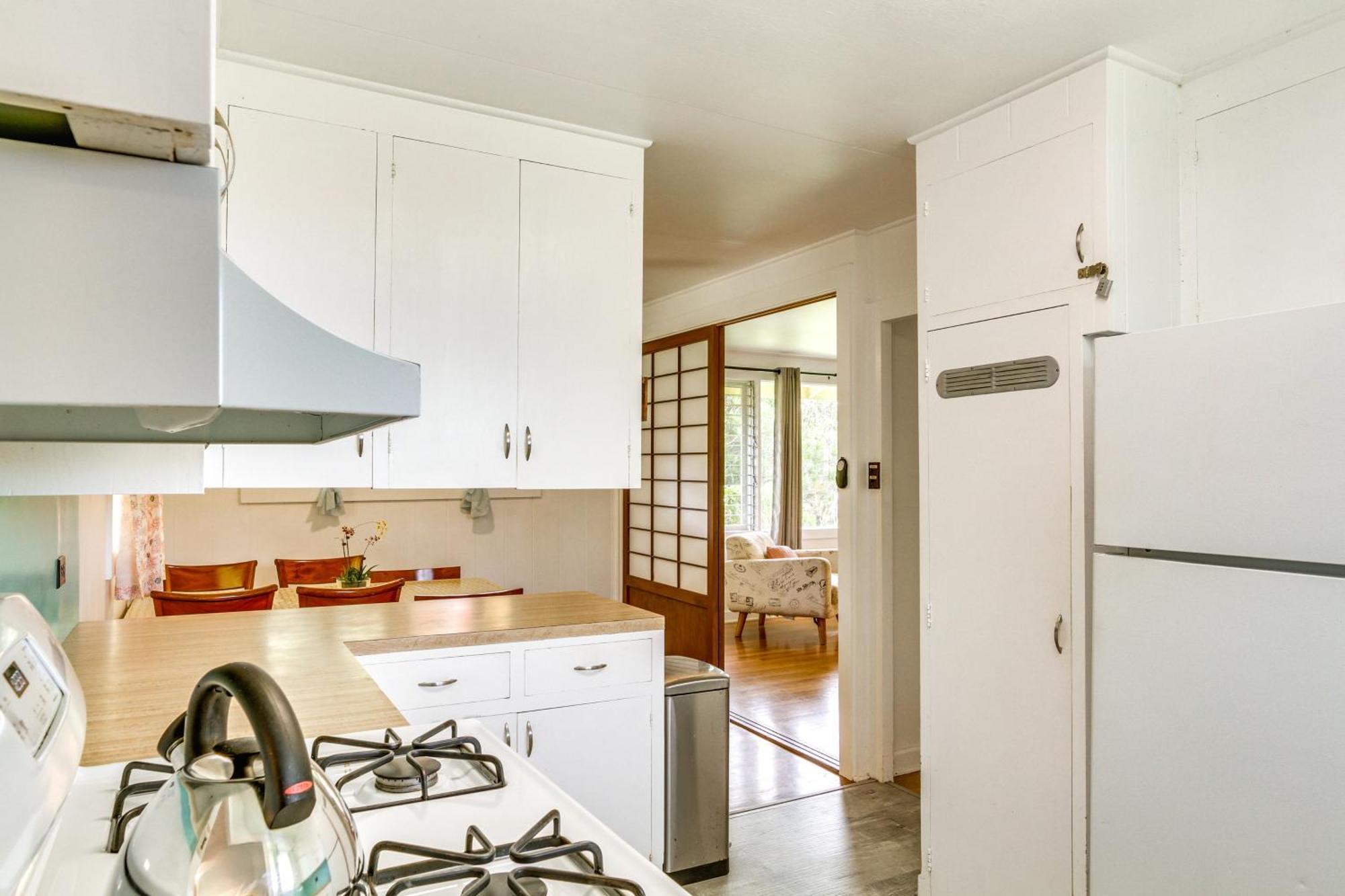 Charming Historic Hilo House Minutes To Beach! Екстериор снимка